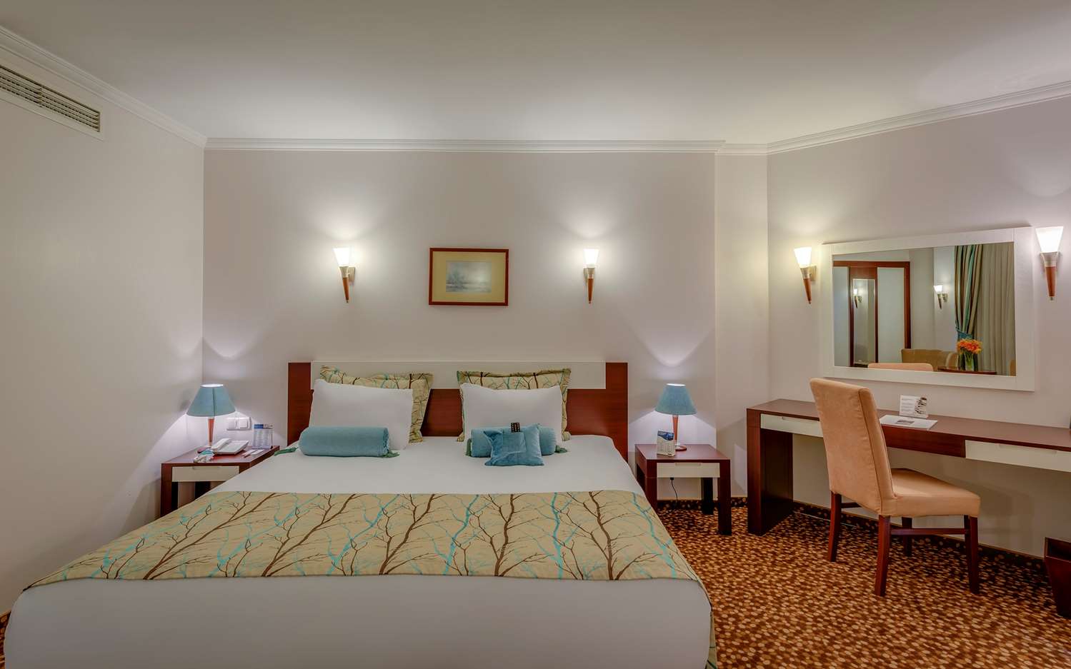 Best Western Plus Khan Hotel 35/49