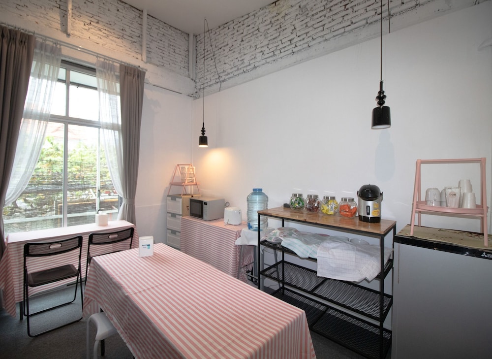Oon Poshtel 26/50