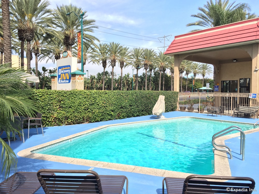 Anaheim Discovery Inn Suites 43/68