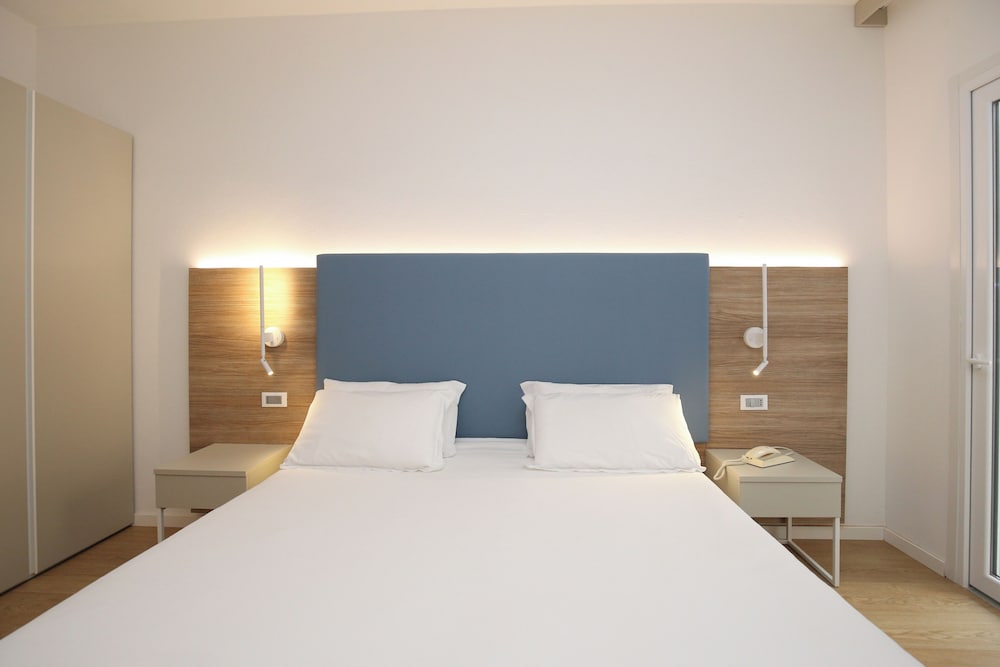 غرفة كلاسيكية بسرير كوين، Riviera Castelsardo Hotel 6/10