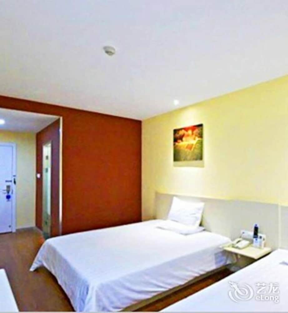 Mercure Qingdao Zhanqiao 11/46