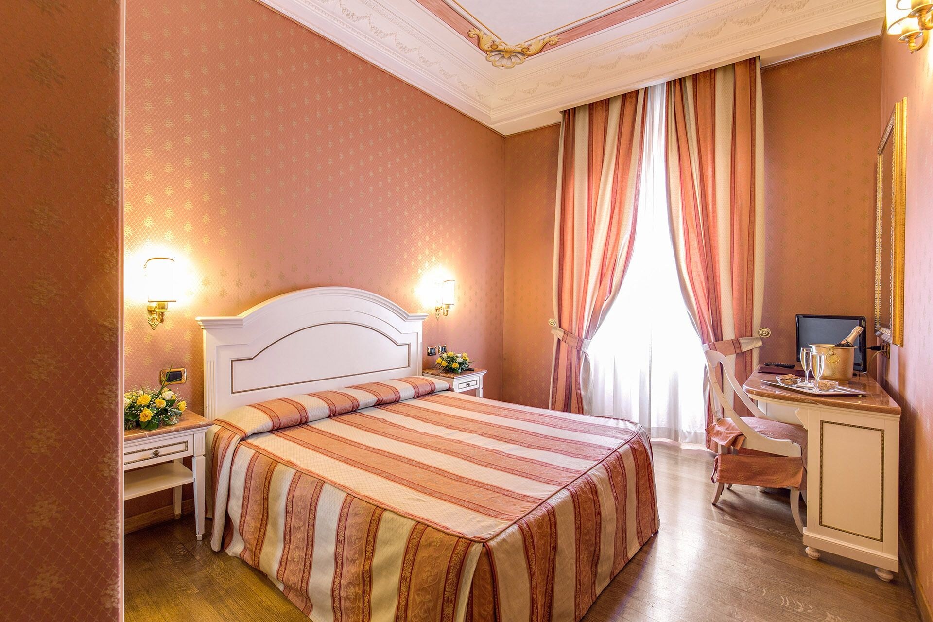 SUPERIOR, DOUBLE BED