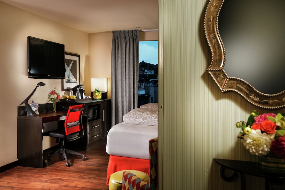 Staypineapple At The Maxwell Hotel 44/50