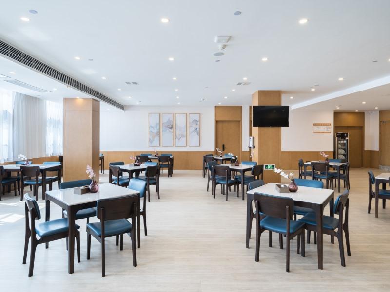 GreenTree Eastern Xuzhou High Speed Railway Station Square Yindi Automobile Market Hotel 23/32