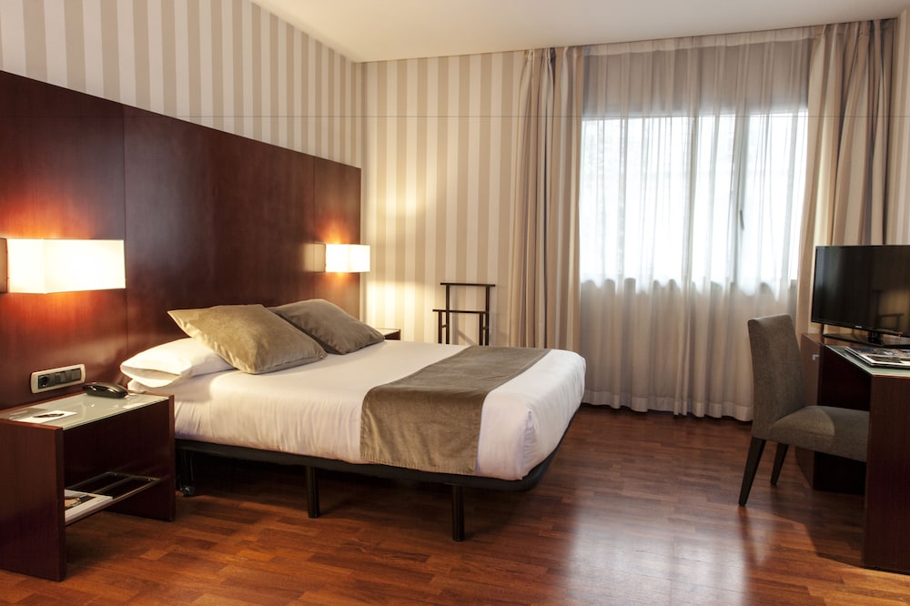ROOM, SINGLE, DOUBLE BED
