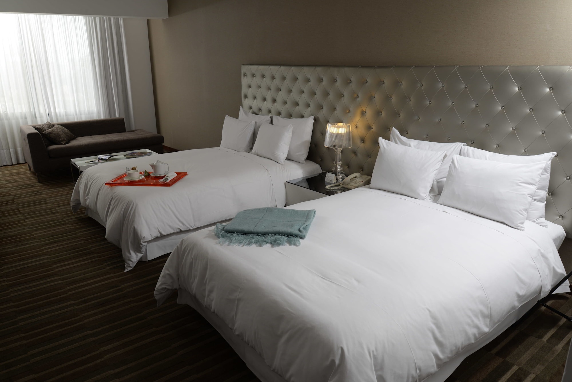 PREMIUM, TWIN BEDS
