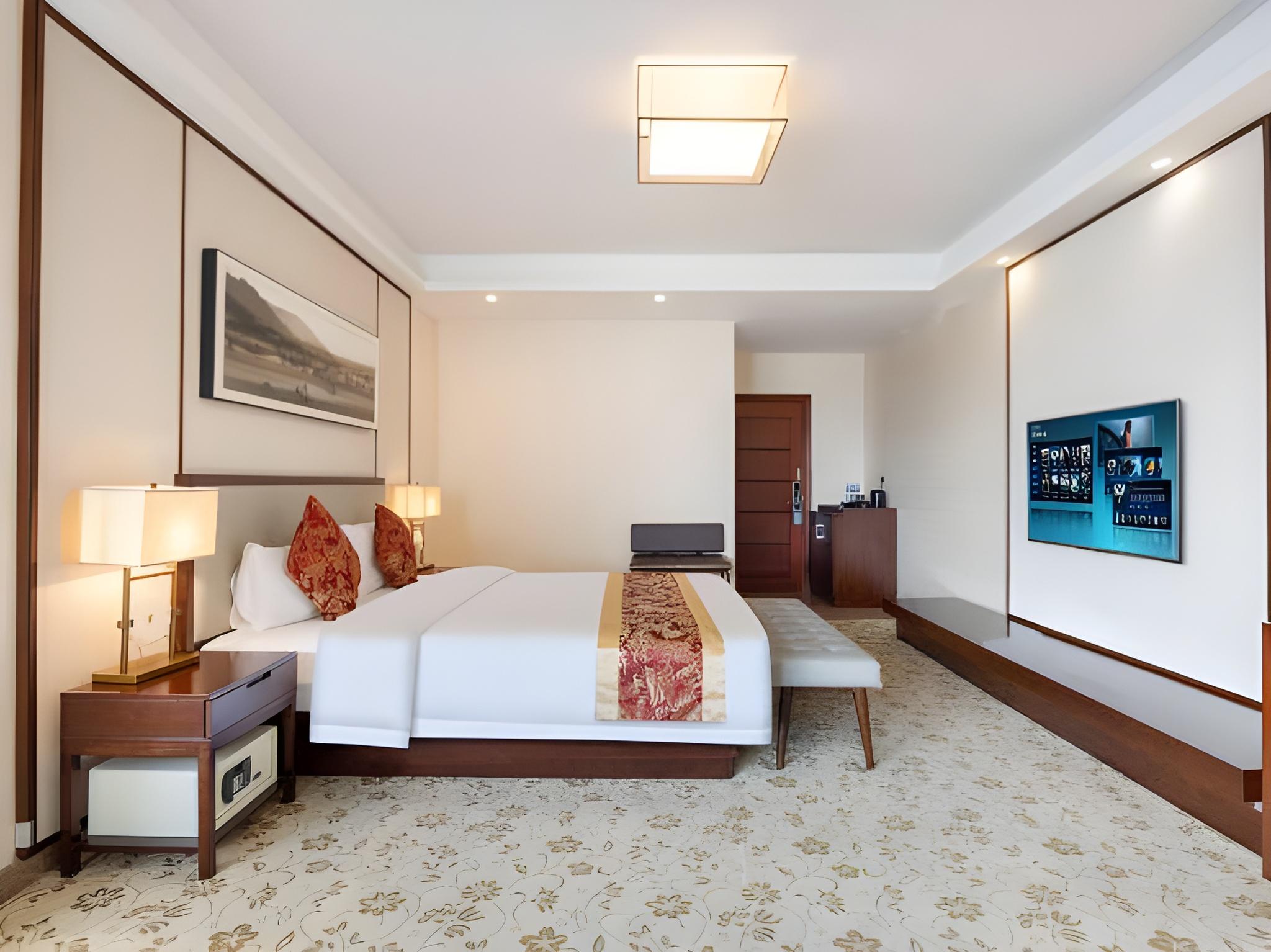 Light, Luxury, King Bed, River View
