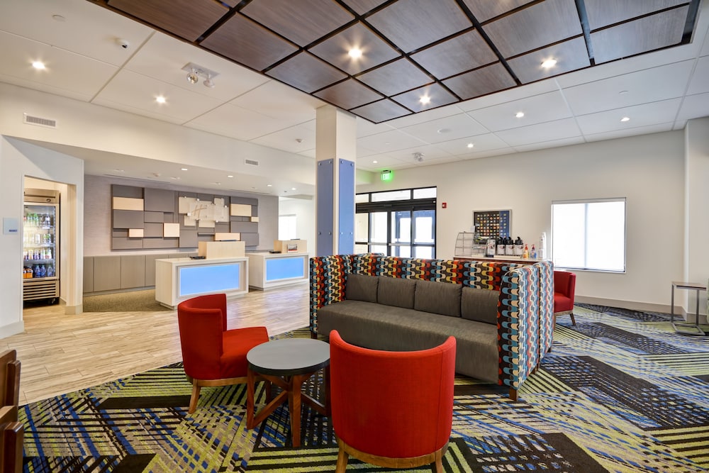 HOLIDAY INN EXPRESS EVANSVILLE 42/61