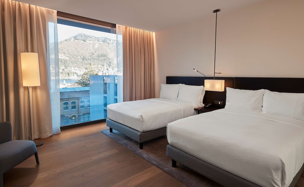 Hilton Lake Como 16/91