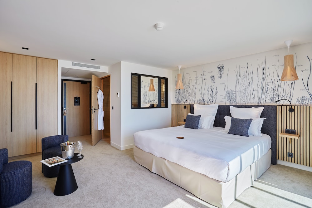 Eden Hotel 11/50