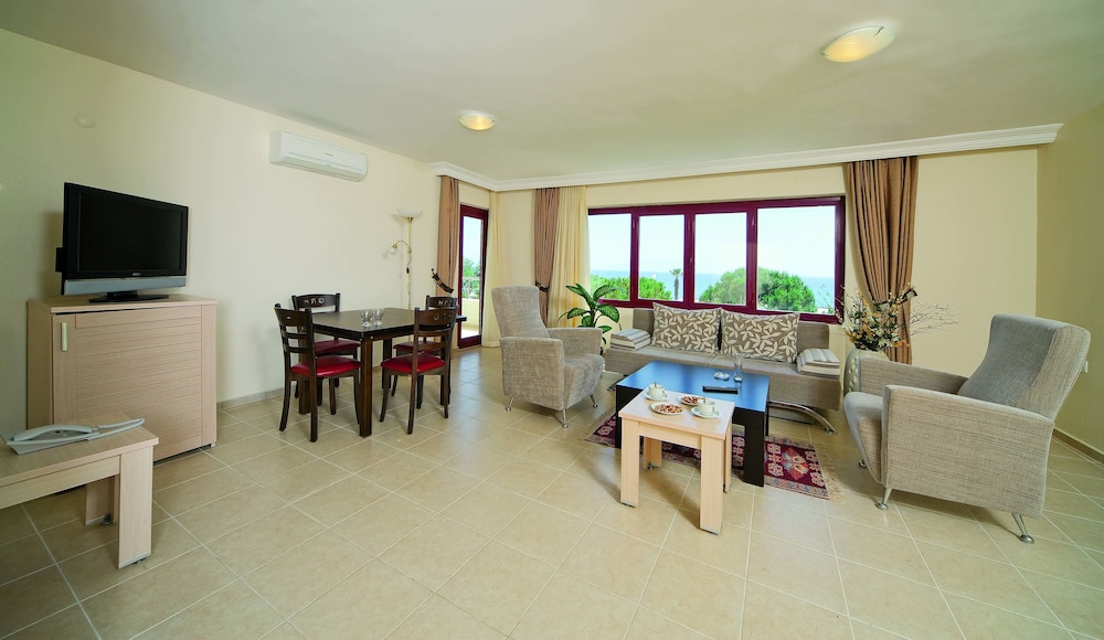 Grand Sahin s Gumuldur Resort 49/82