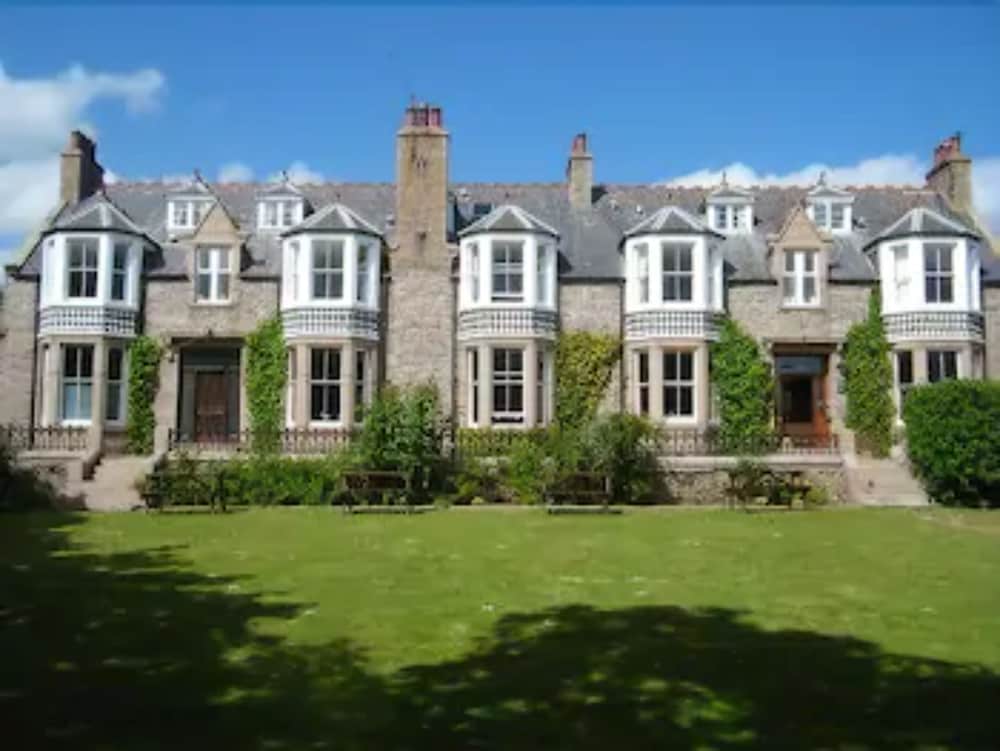 Kilmarnock Arms Hotel 28/30