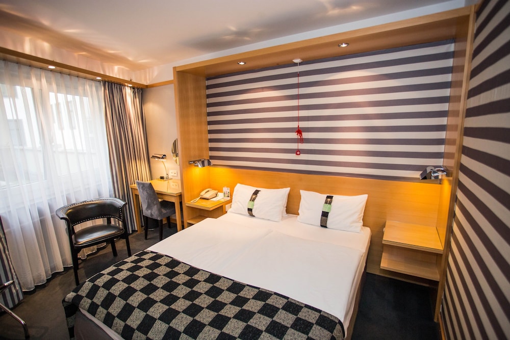 HOLIDAY INN VIENNA CITY 14/74