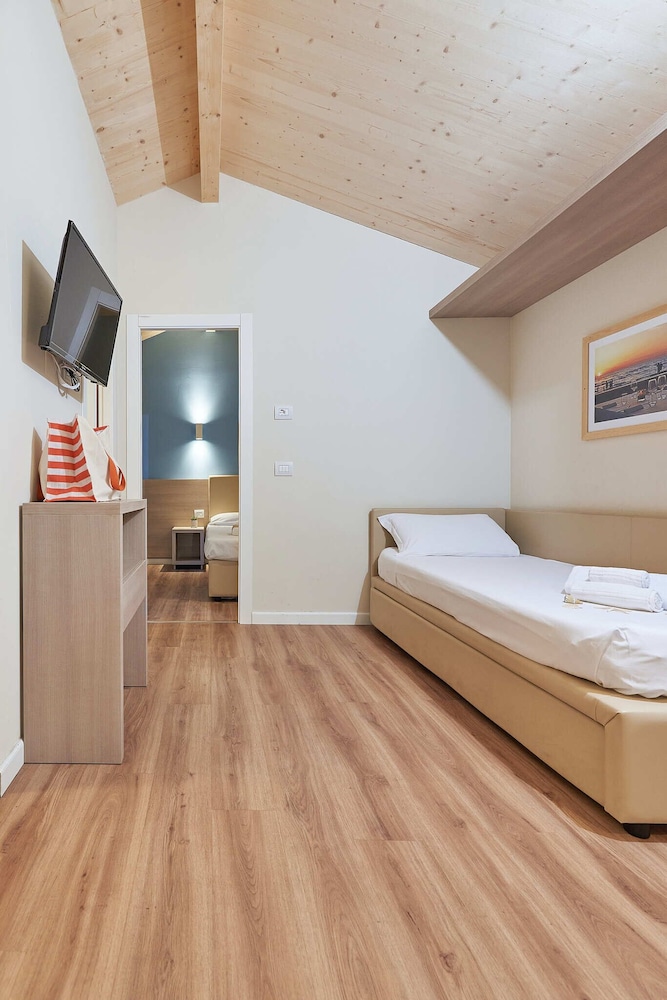 PARADU TUSCANY ECORESORT 23/86