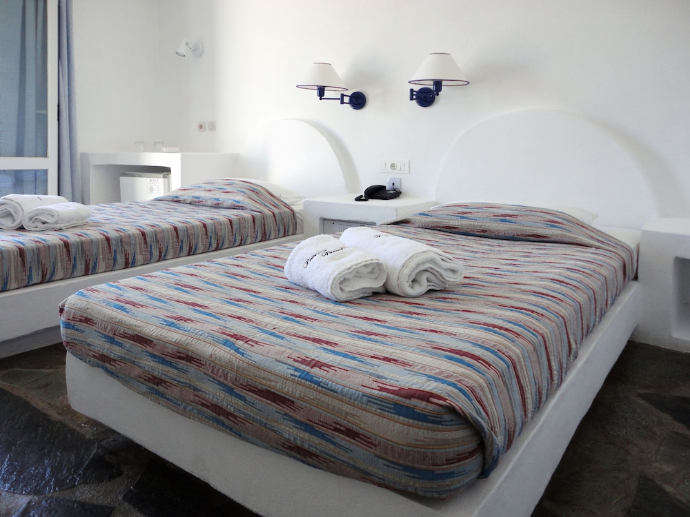 PATMOS PARADISE 10/36
