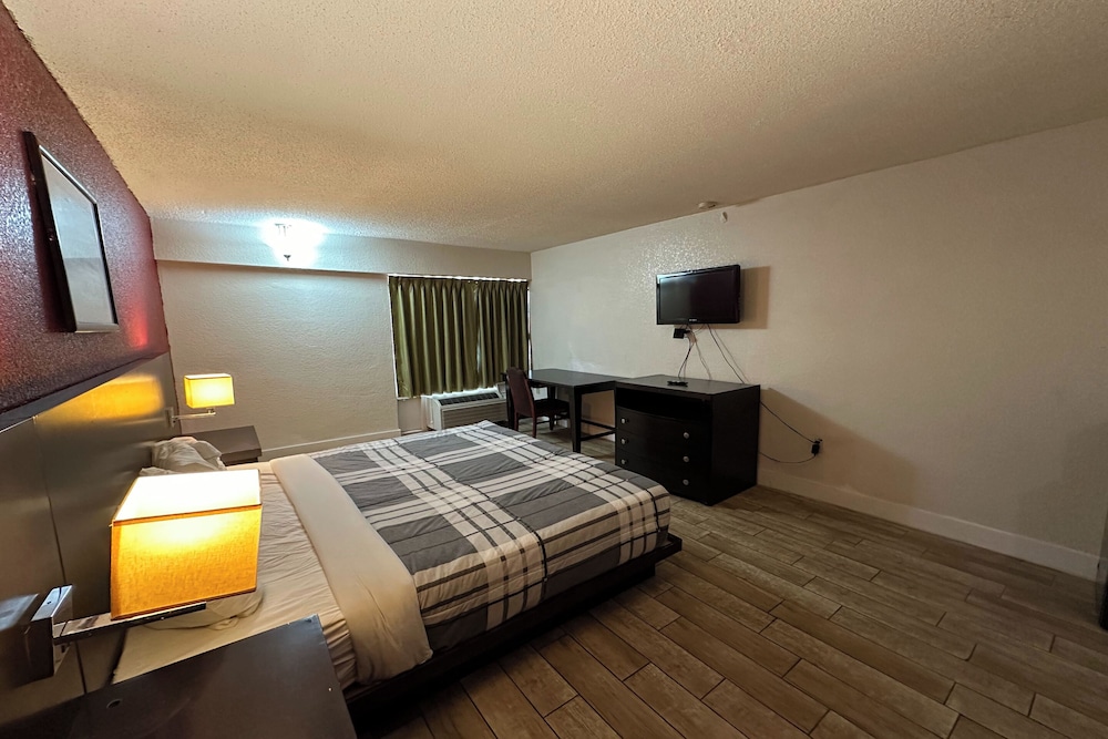 River Valley Inn and Suites 12/42