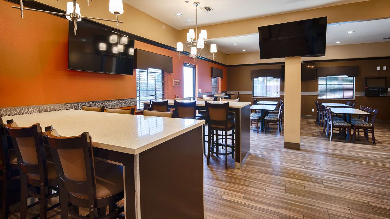 Best Western Plus Edinburg Inn & Suites 12/16