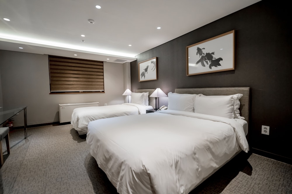 Oriens Hotel Residences 22/58