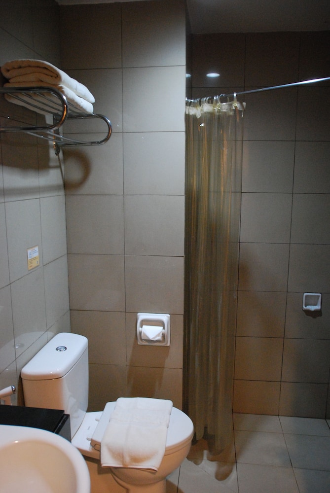 ROYAL JELITA HOTEL 43/45