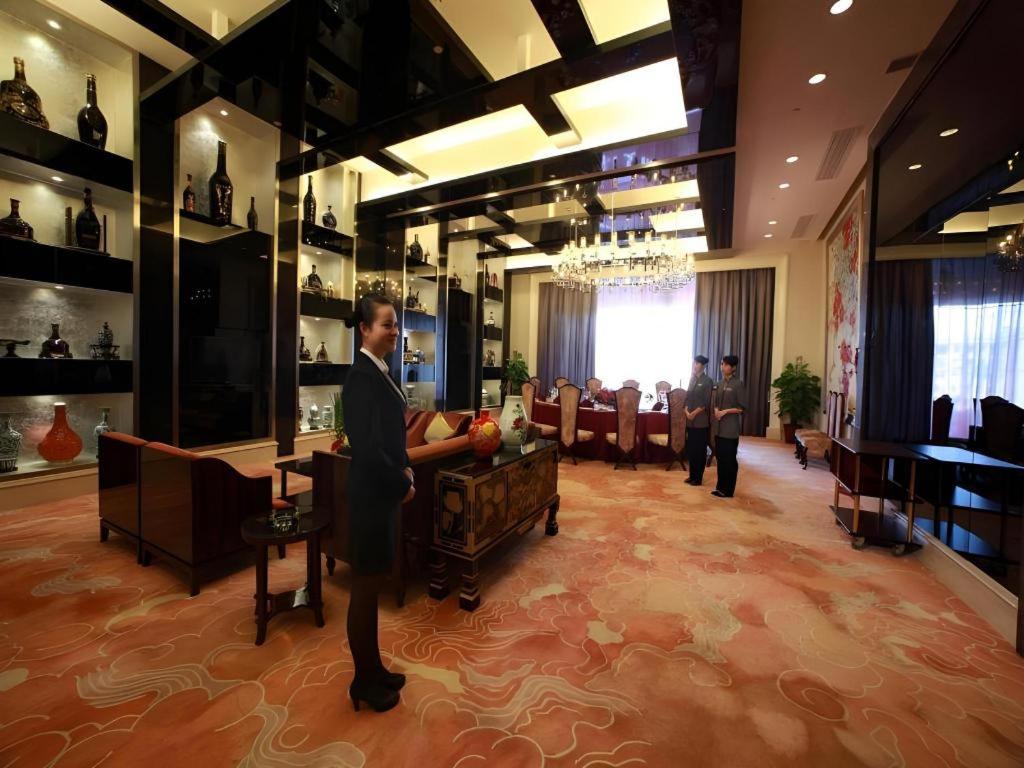 Babylon Hotel 39/53
