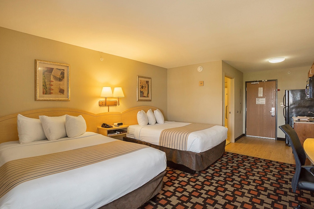 Efficiency, Suite, 2 Queen Beds, Accessible، Birch Hill Suites Clarksville 2/4