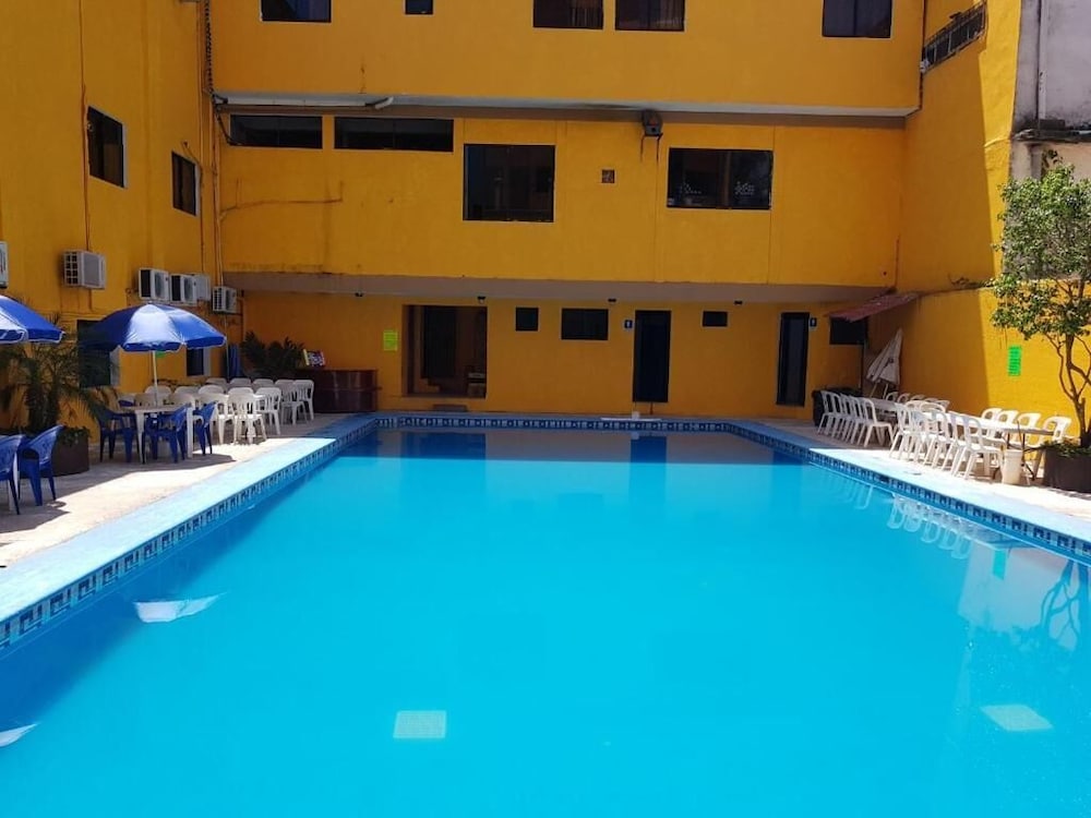 Hotel Arcos del Parque 5/46