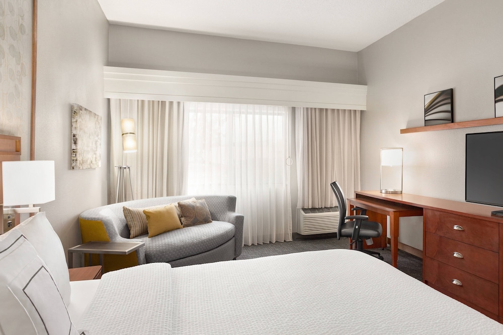 Courtyard By Marriott Tupelo 23/28
