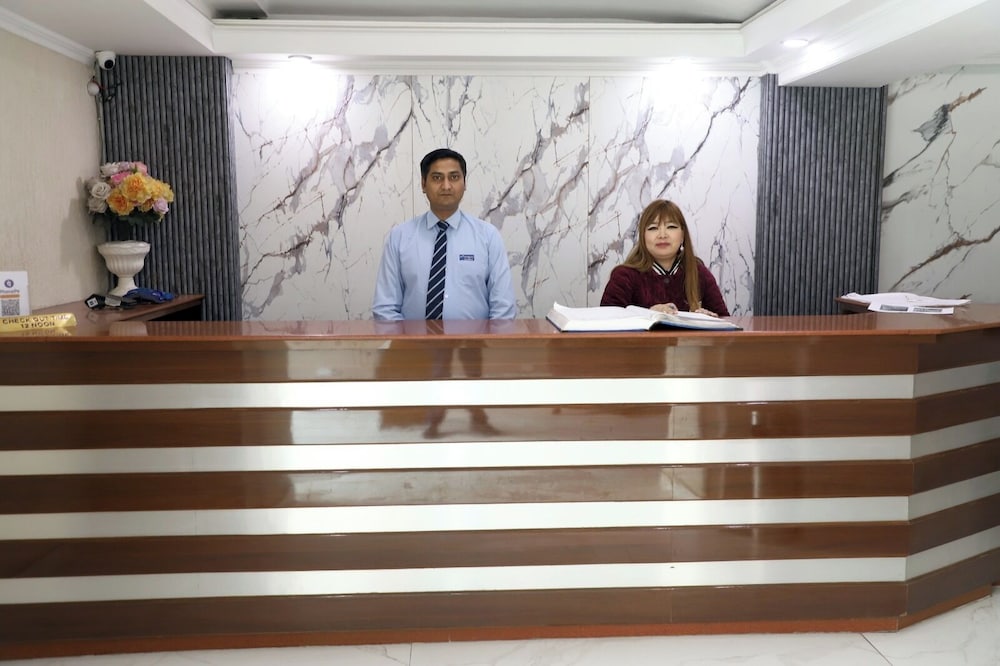 AIRPORT HOTEL. 7/56
