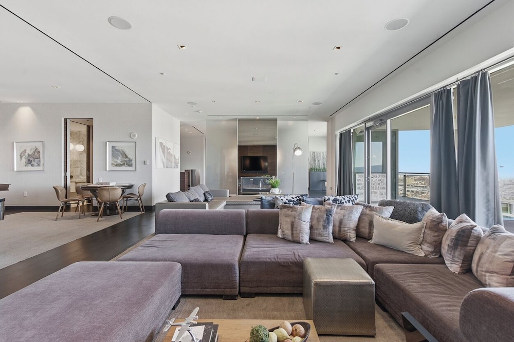 StripViewSuites at Palms Place 60/79