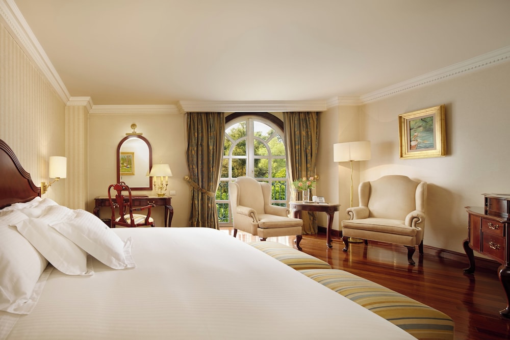 SUITE, KING BED, PARK VIEW