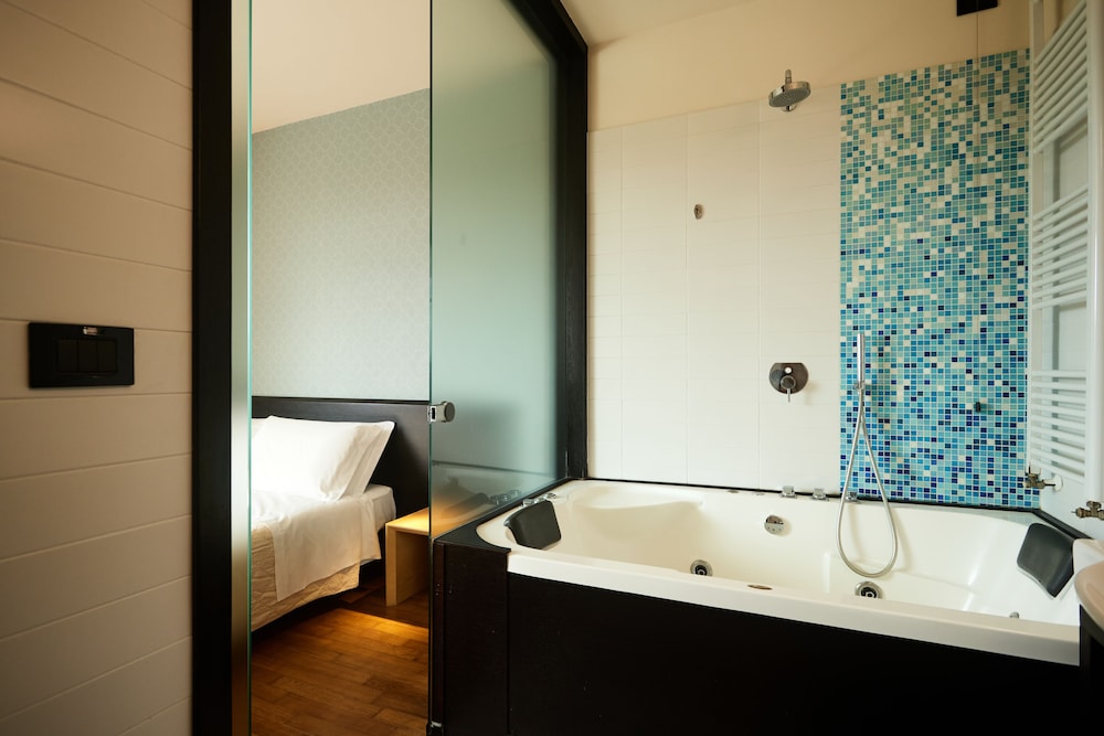 Sanlu Hotel 51/53