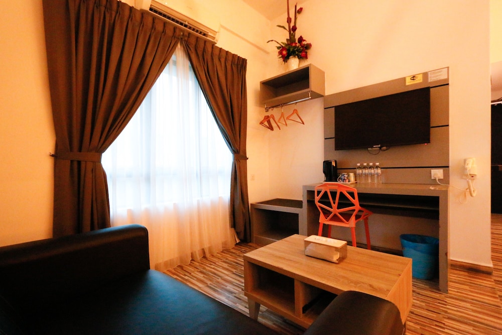 Swing & Pillows at Travelland Hotel, Ipoh 89/99