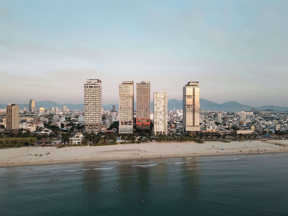 Radisson RED Danang 48/50