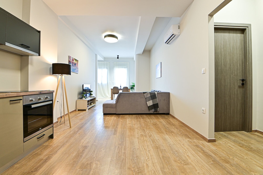 Thisean Modern Suites 29/50