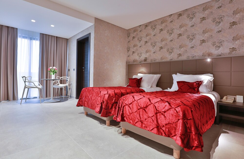 MONTEVERDE HOTEL 25/64