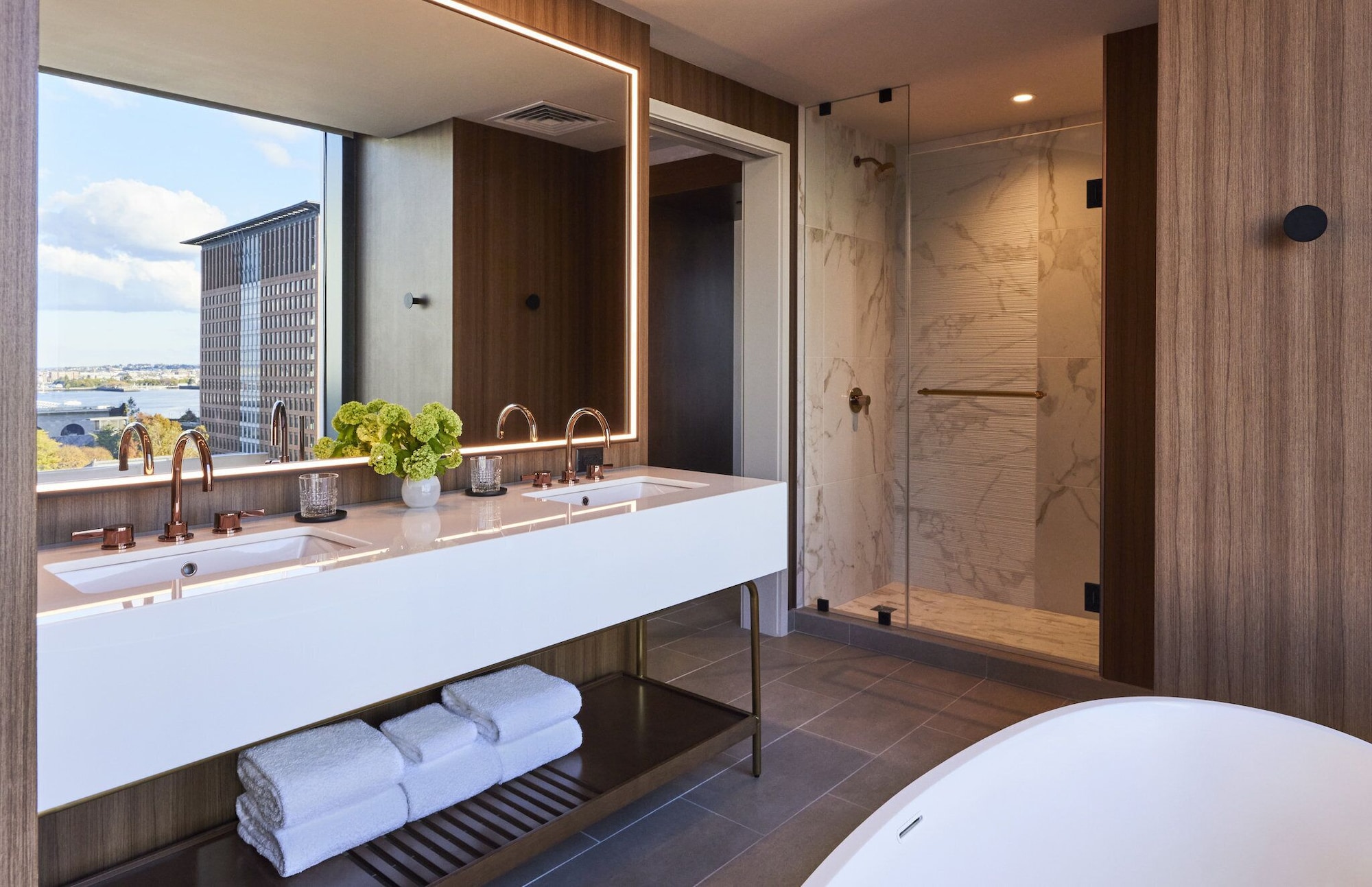 1 Bedroom, Patron, Suite, Accessible، Omni Boston Hotel at the Seaport 3/4