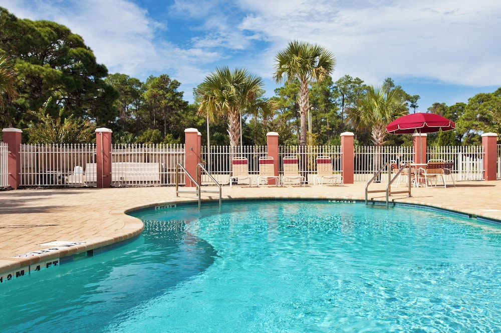 Holiday Inn Express Hotel & Suites Port Richey 60/63