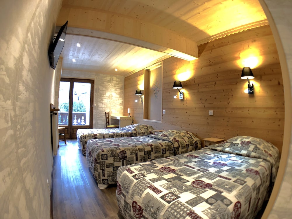 Hotel Le Soly Varnay 29/68
