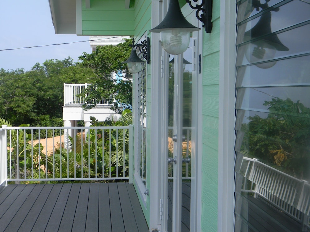 Harbor Breeze Villas 8/64