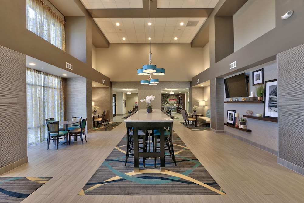 Hampton Inn Suites Albuquerque Airport 41/54