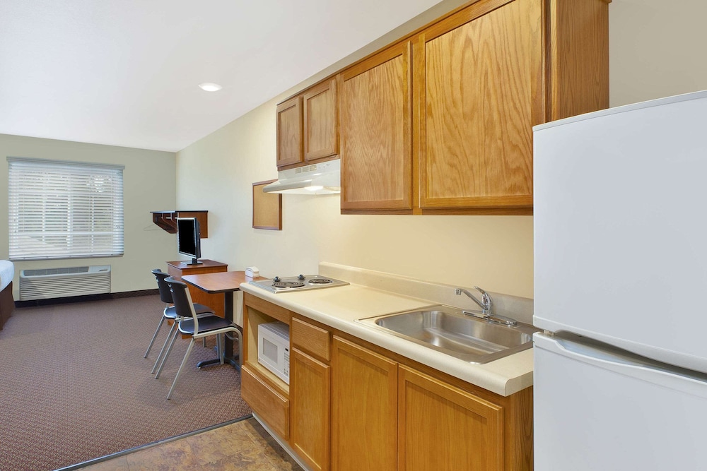 WoodSpring Suites St. Louis St. Charles 37/37