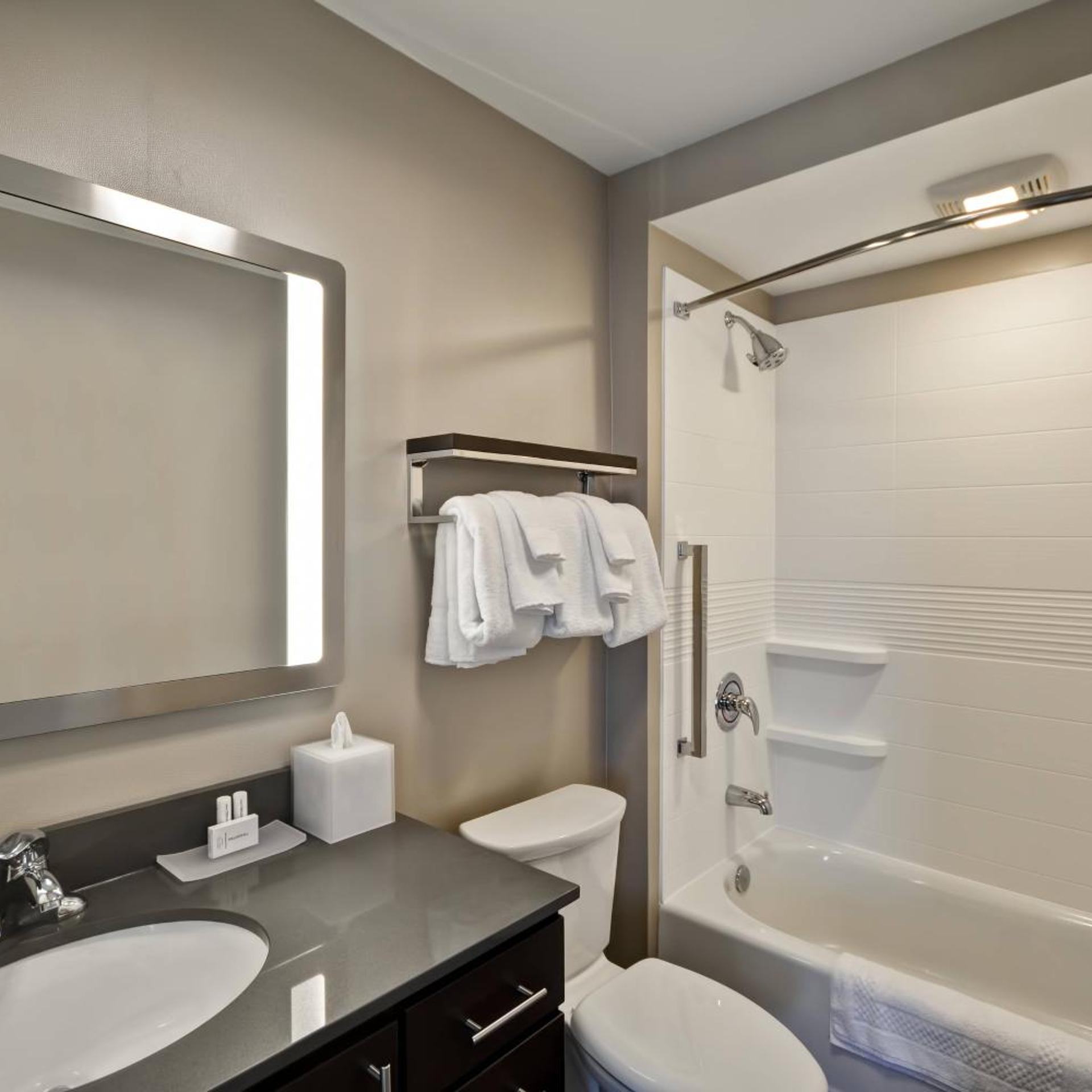استوديو بسرير كوين، TOWNEPLACE SUITES CRANBURY SOUTH BRUNSWICK 3/4