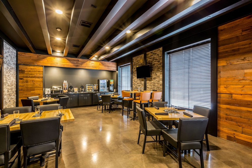 Cobblestone Hotel & Suites - Hartford 41/57