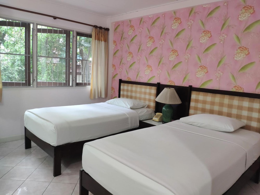 Changpuak Hotel 28/53