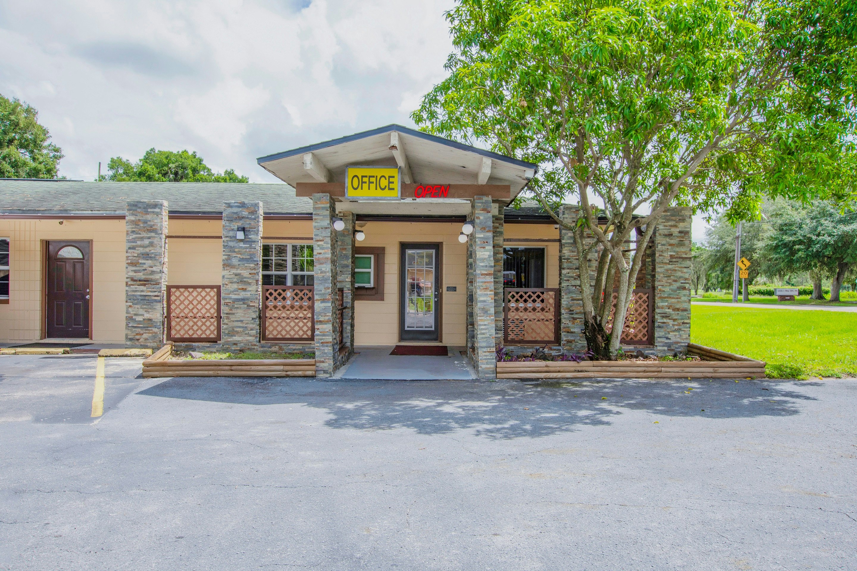 OYO Superior Budget Inn Bartow 19/23
