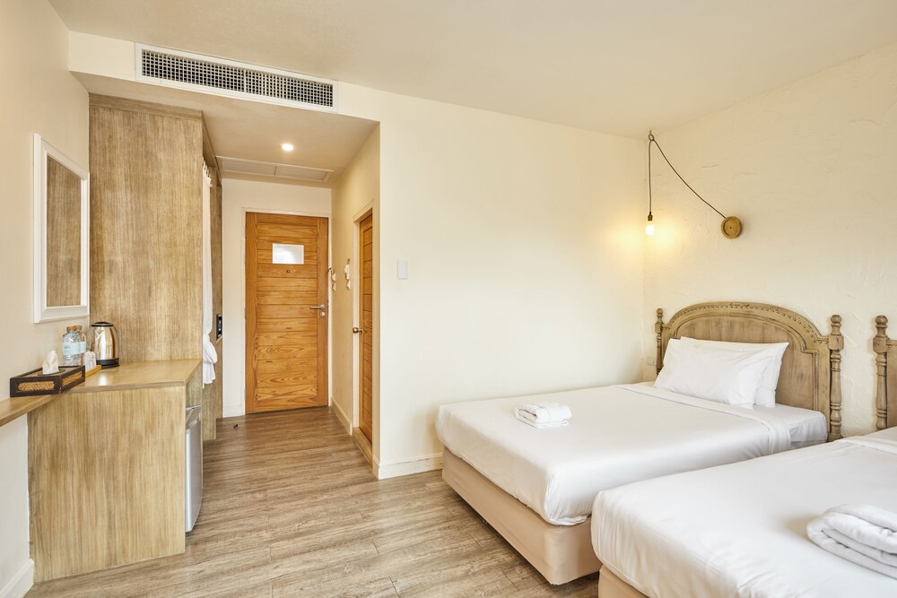 Talay Hotel & Villa 23/50