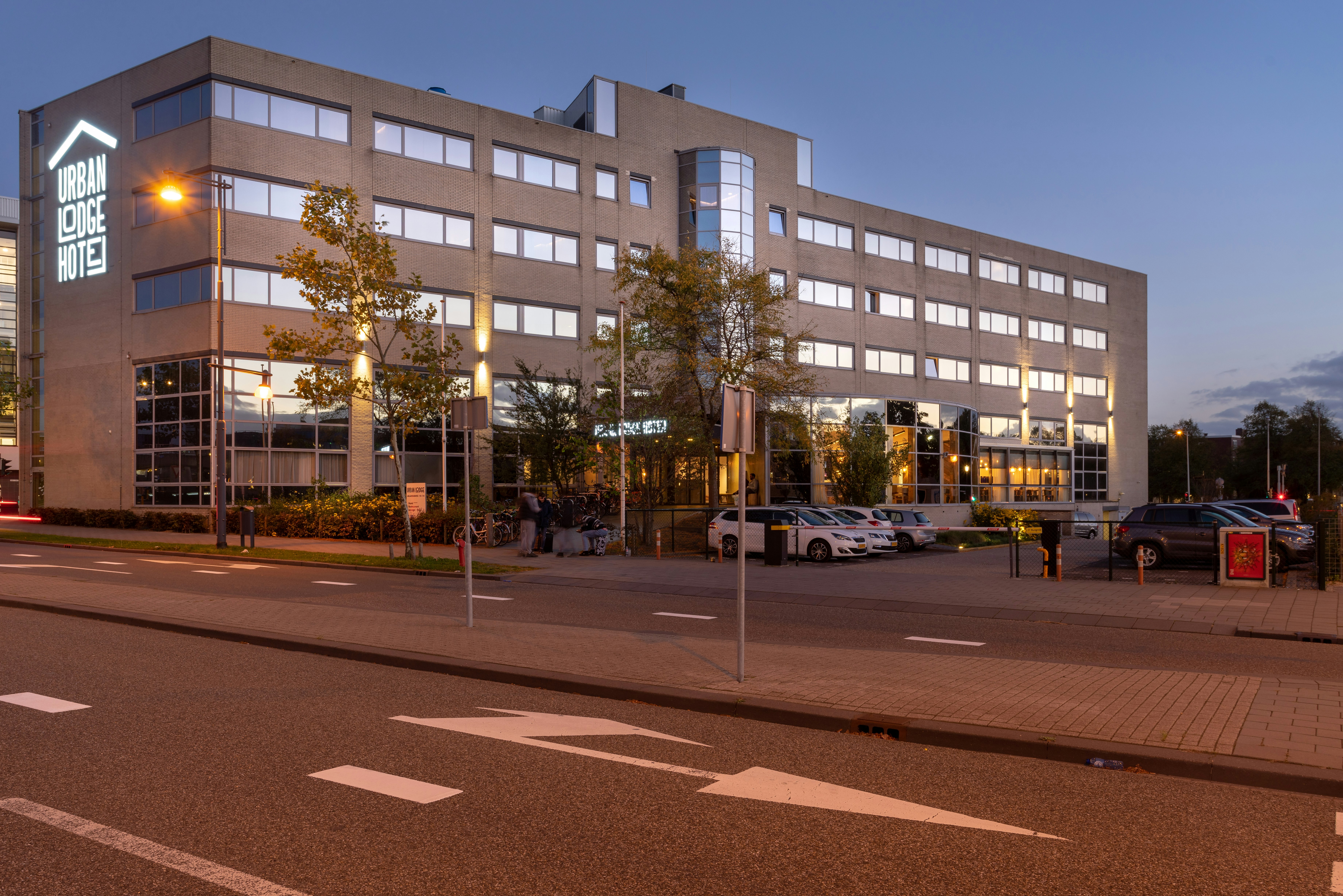 Urban Lodge Hotel 34/42