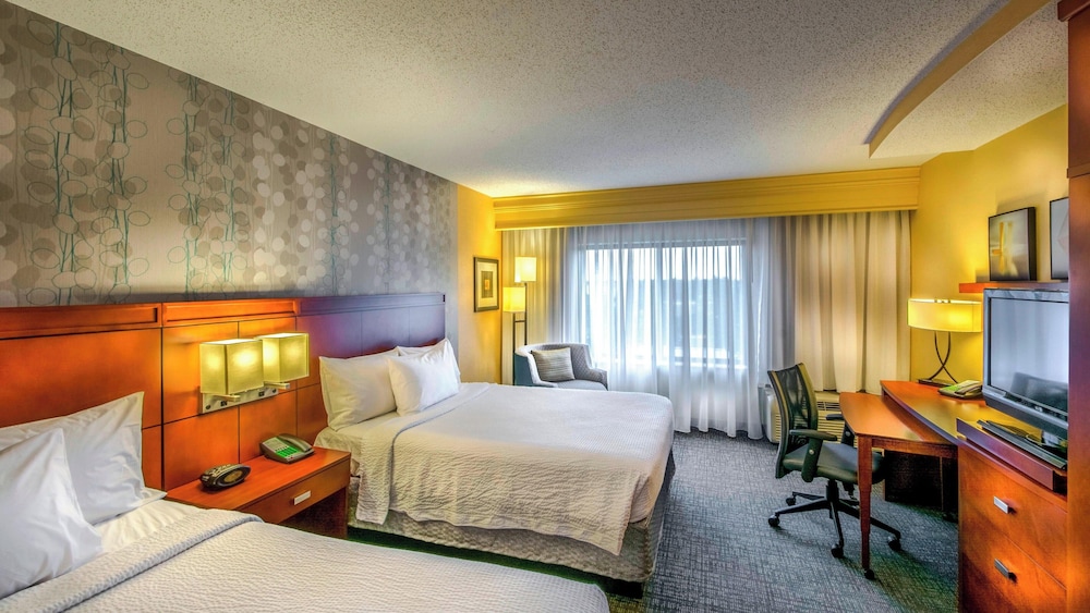 غرفة بسريرين كوين، Courtyard Greensboro Airport 5/10
