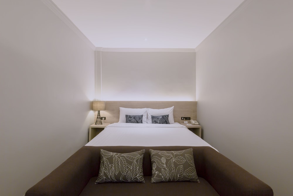 Maxim S Inn 28/64