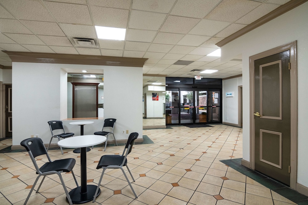 Motel6 Columbus, GA - Downtown 40/52